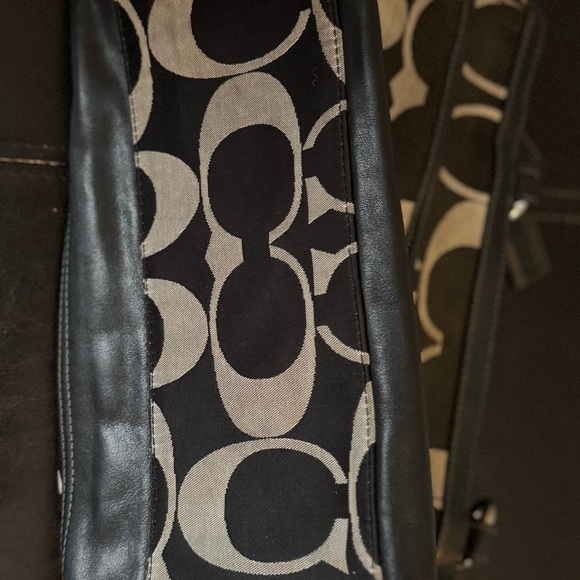 Coach Black and Cream Women's Shoulder Bag - Picture 7 of 16